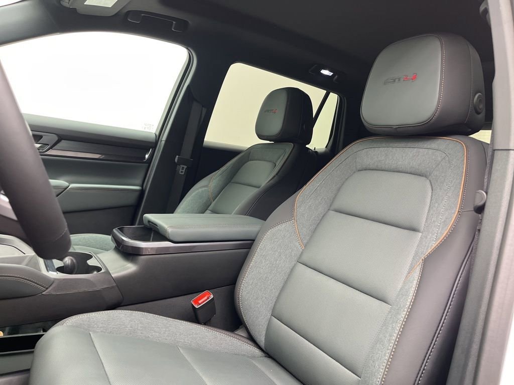 2026 GMC Terrain AT4 - Photo 8