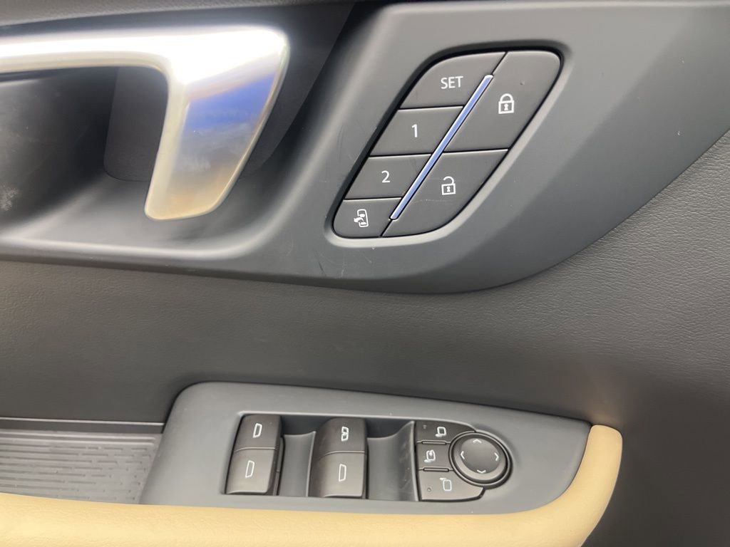 2026 Buick Enclave Preferred - Photo 8
