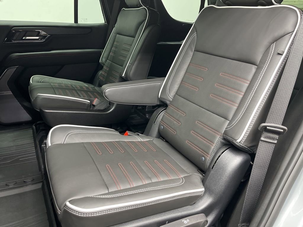 2026 GMC Yukon AT4 Ultimate - Photo 6