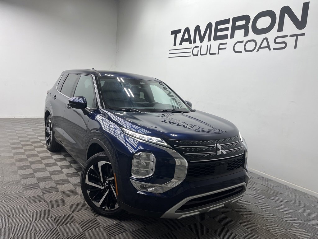 2024 Mitsubishi Outlander SE's photo