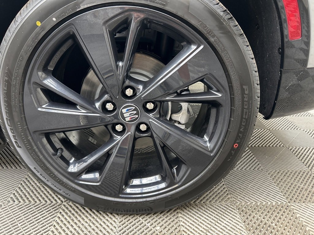 2025 Buick Envision Sport Touring photo 3