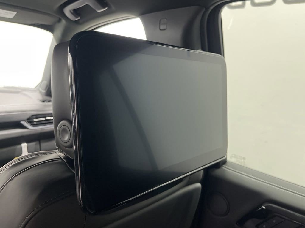 2026 GMC Yukon AT4 Ultimate - Photo 7