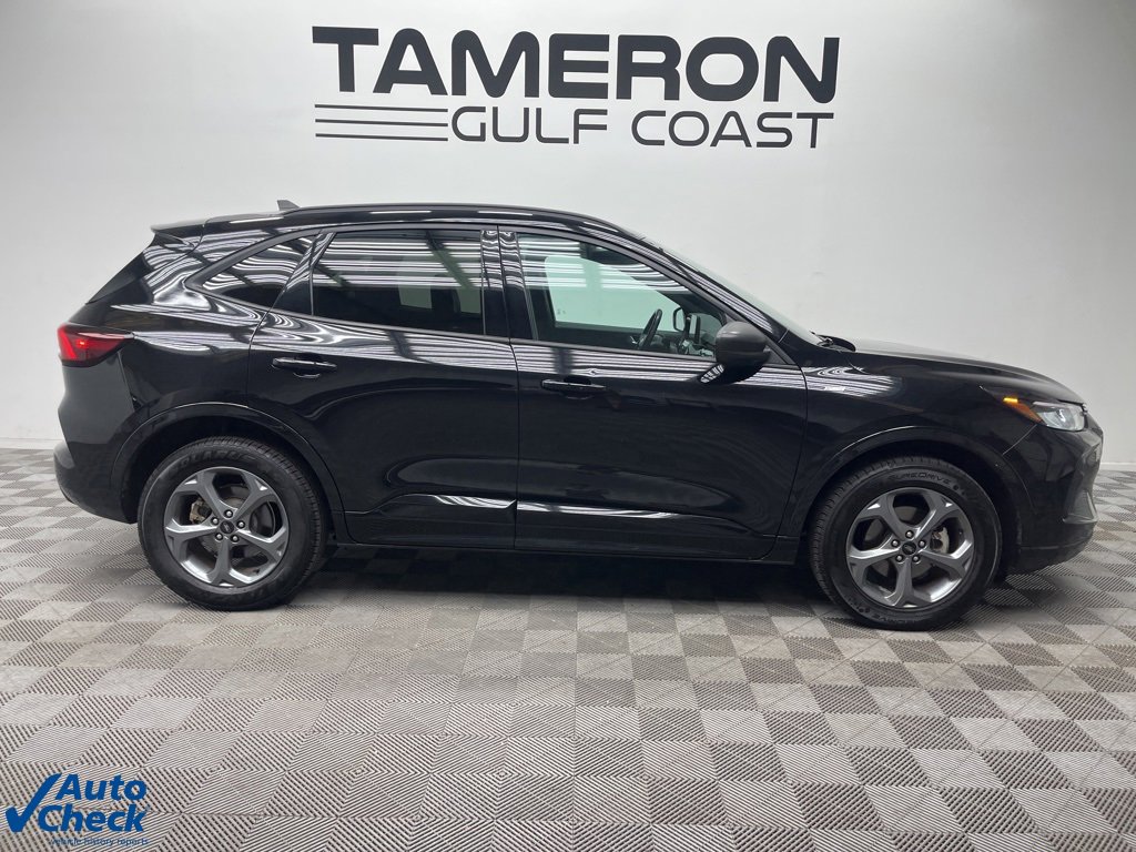 2023 Ford Escape ST-Line photo 3
