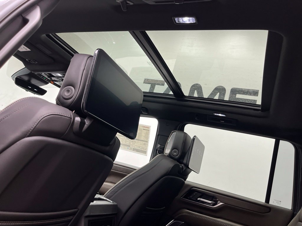 2026 GMC Yukon XL Denali Ultimate - Photo 13