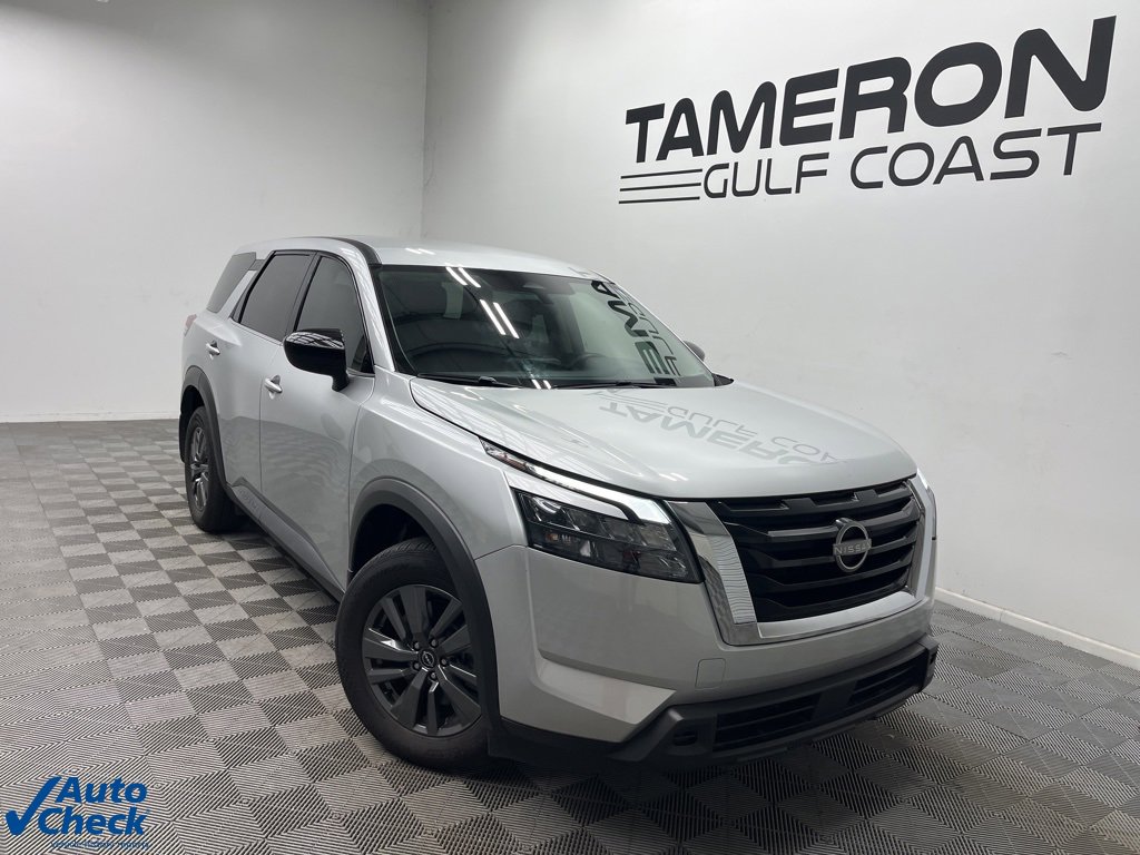 2024 Nissan Pathfinder S's photo