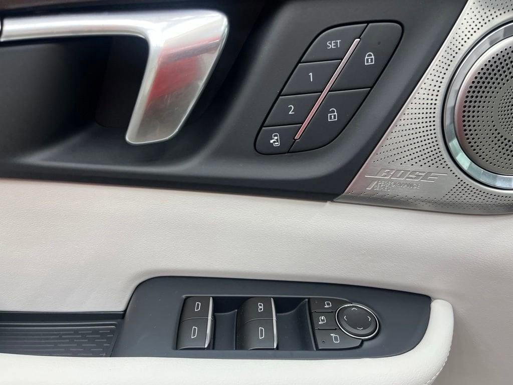 2026 Buick Enclave Avenir - Photo 8