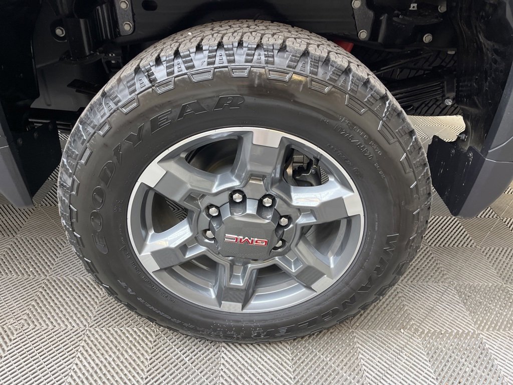 2025 Gmc Sierra 2500 HD SLE photo 2