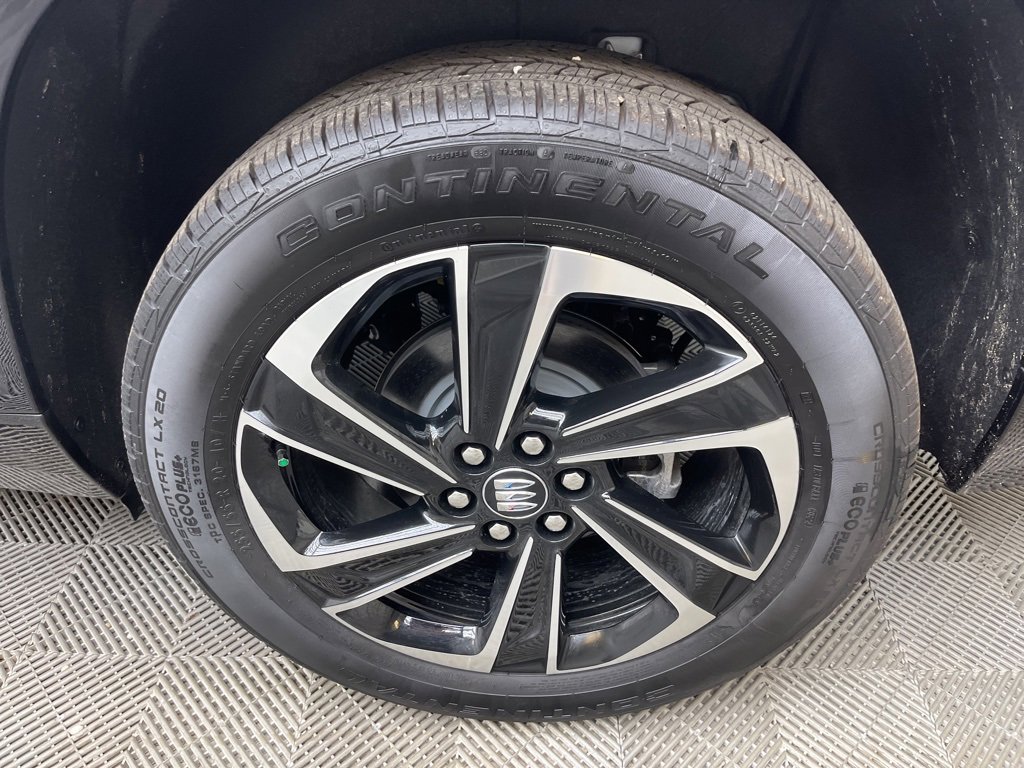 2025 Buick Enclave Sport Touring photo 3