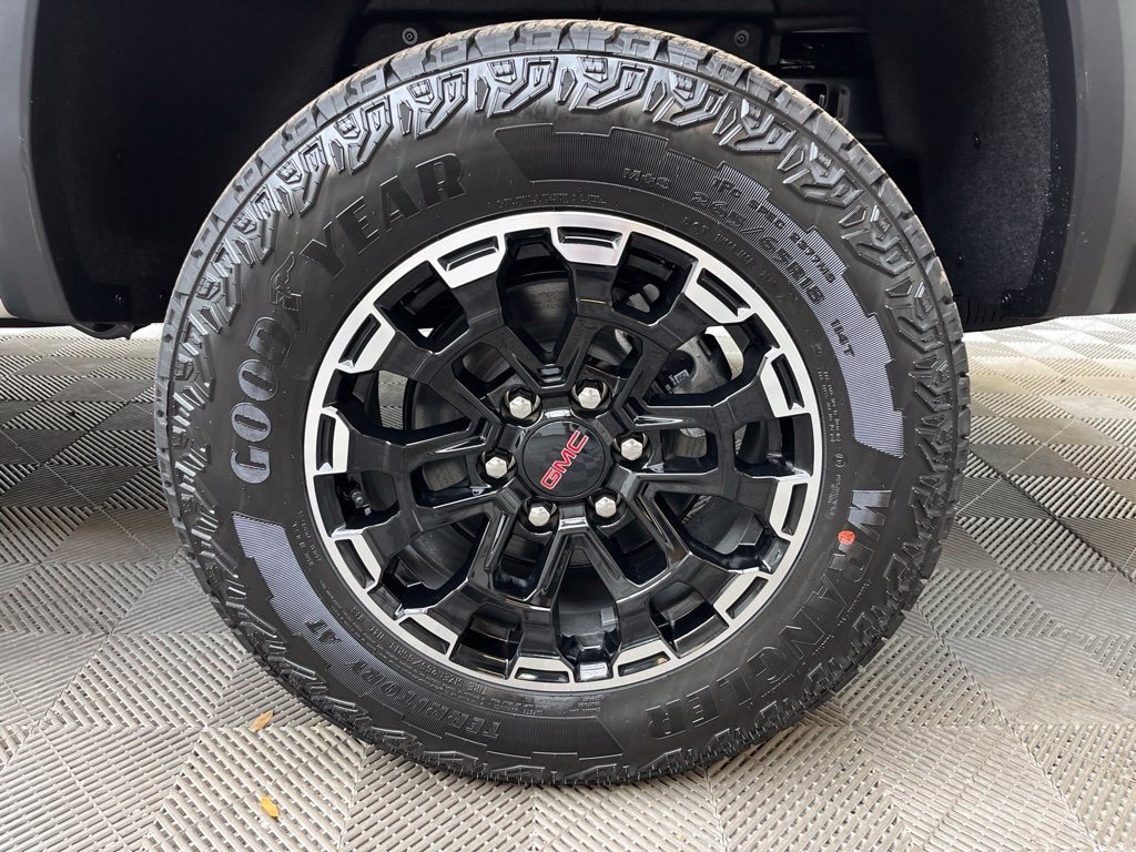 New 2026 GMC Canyon AT4 Truck