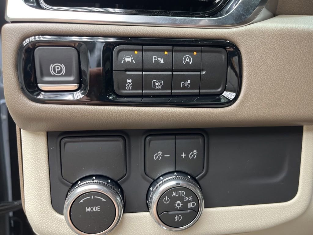 2026 GMC Yukon Denali - Photo 12