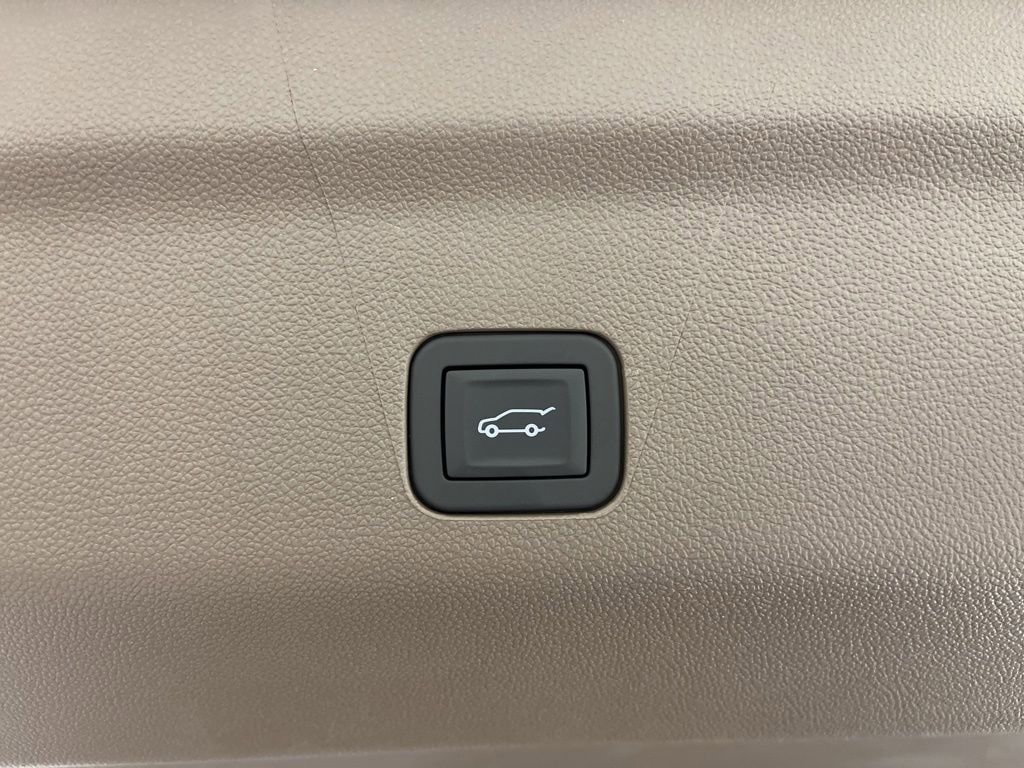 2026 GMC Yukon Denali - Photo 25