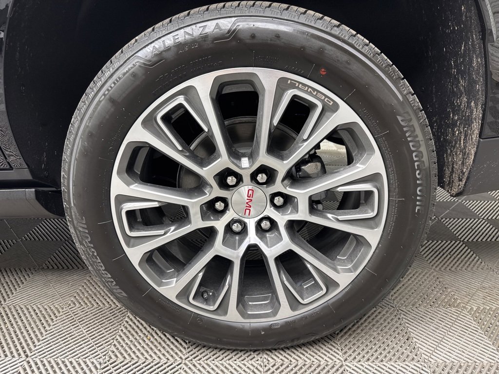 2025 Gmc Yukon Denali photo 3