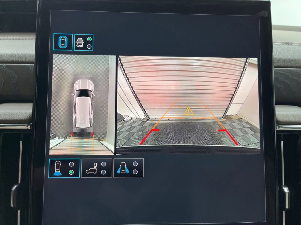 2026 GMC Yukon Denali - Photo 10