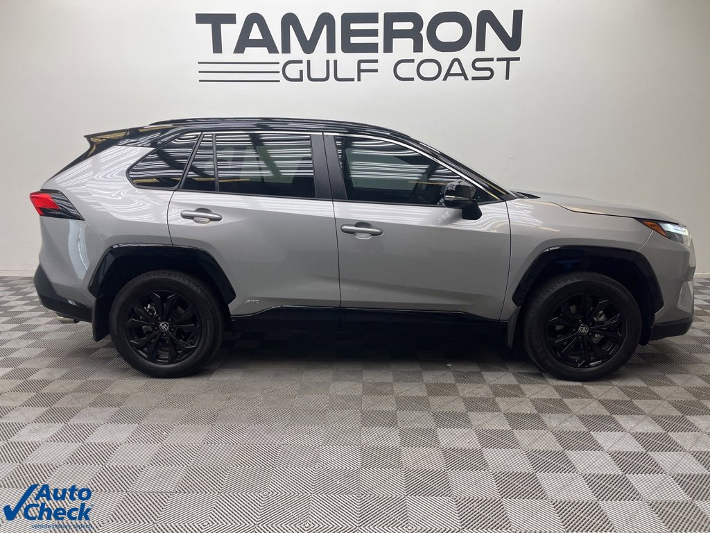 2024 Toyota RAV4 Hybrid XSE photo 3