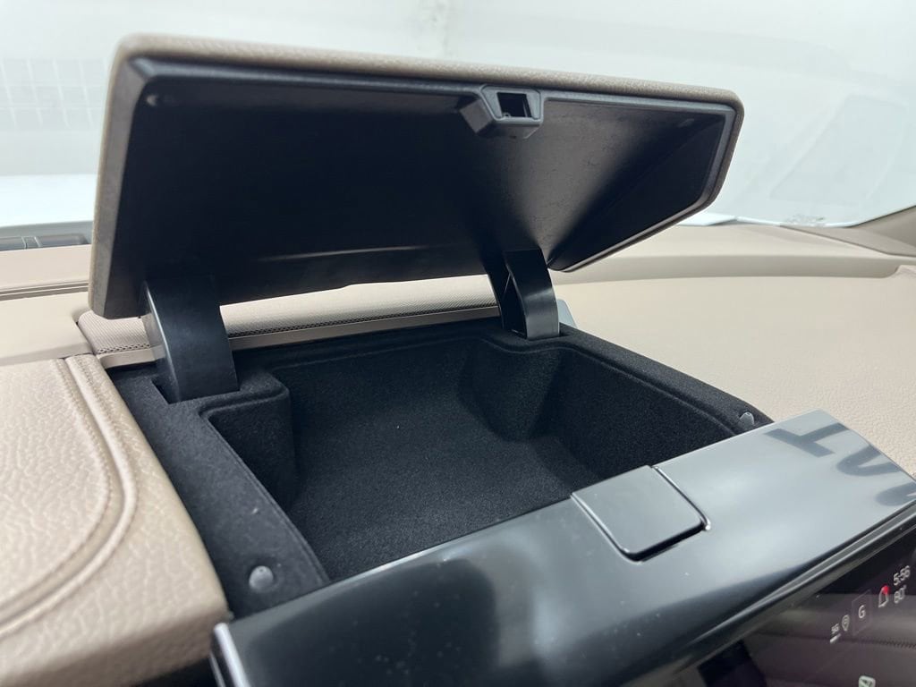 2026 GMC Yukon Denali - Photo 15