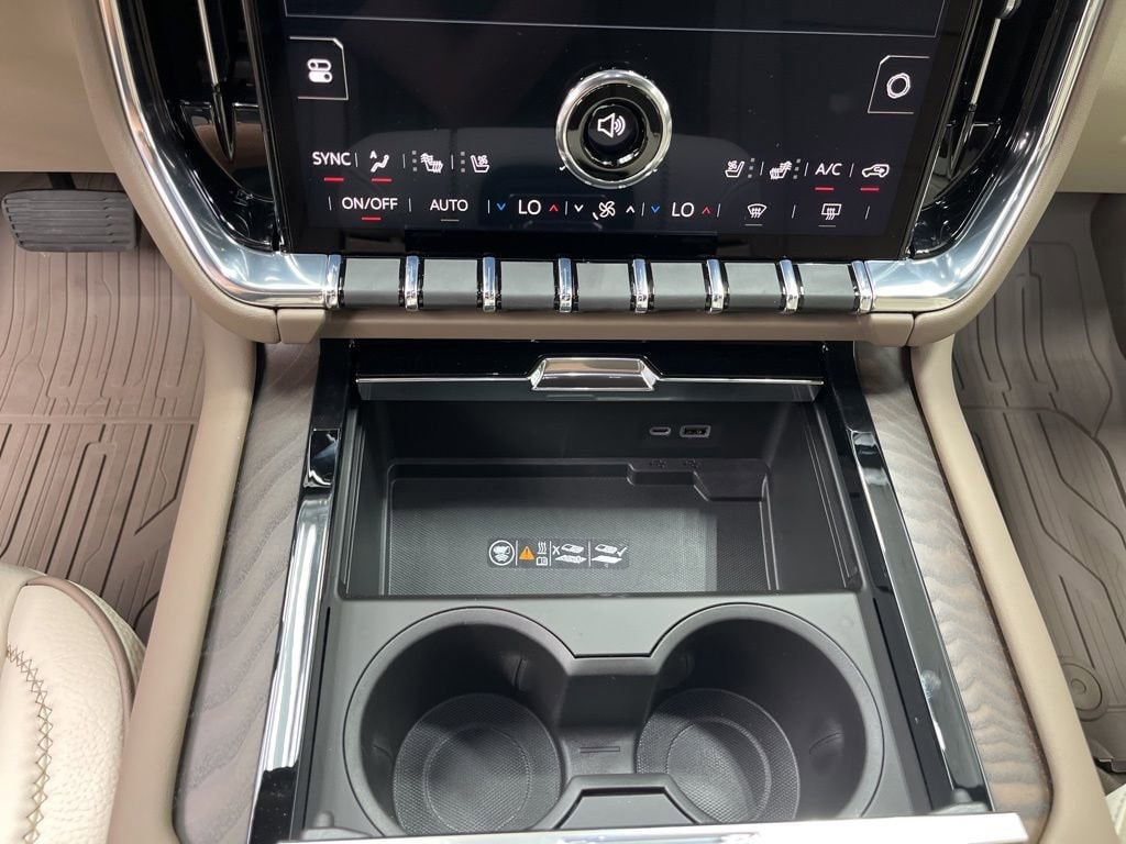 2026 GMC Yukon Denali - Photo 17