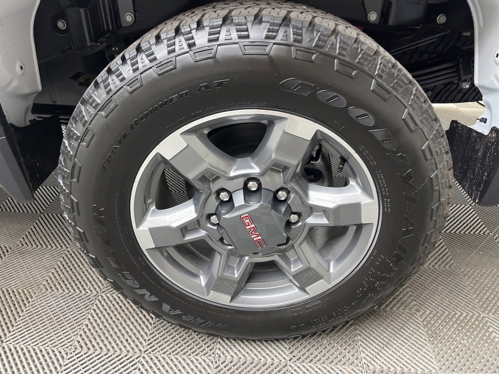 2025 Gmc Sierra 2500 HD SLE photo 4