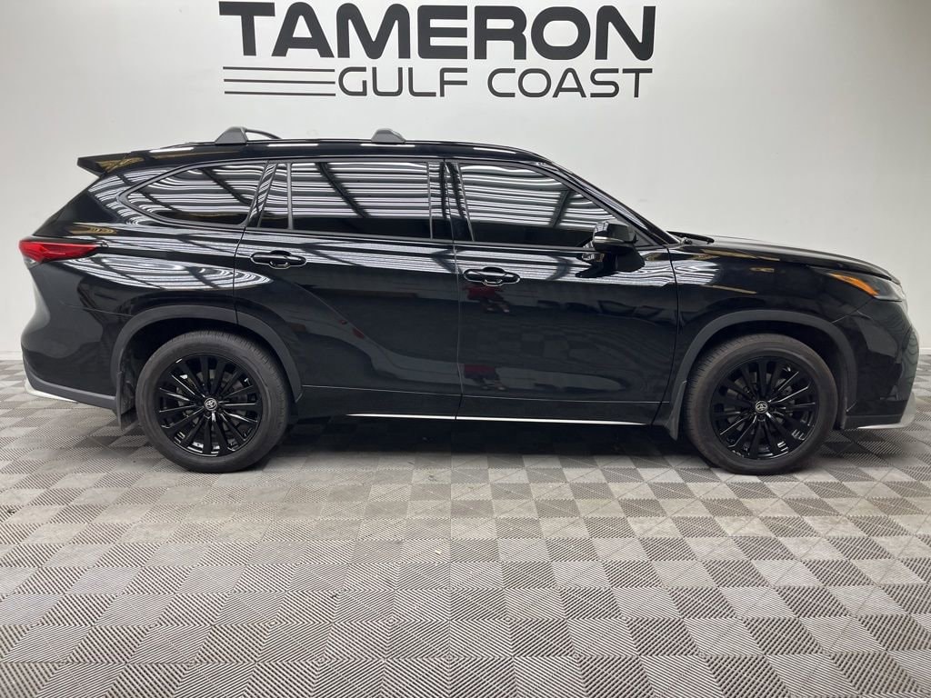 Used 2023 Toyota Highlander L SUV