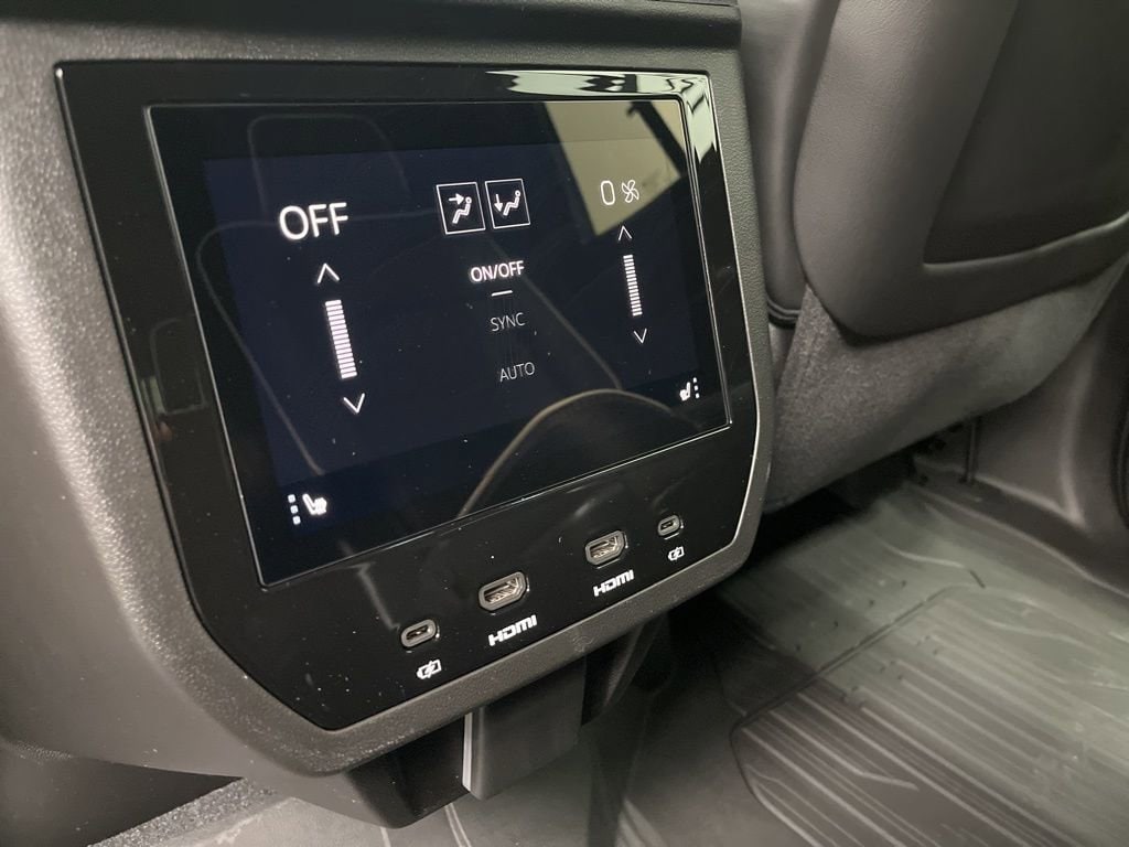 2026 GMC Yukon AT4 Ultimate - Photo 25