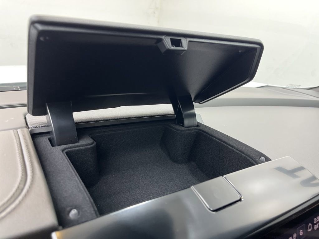 2026 GMC Yukon XL Denali Ultimate - Photo 18