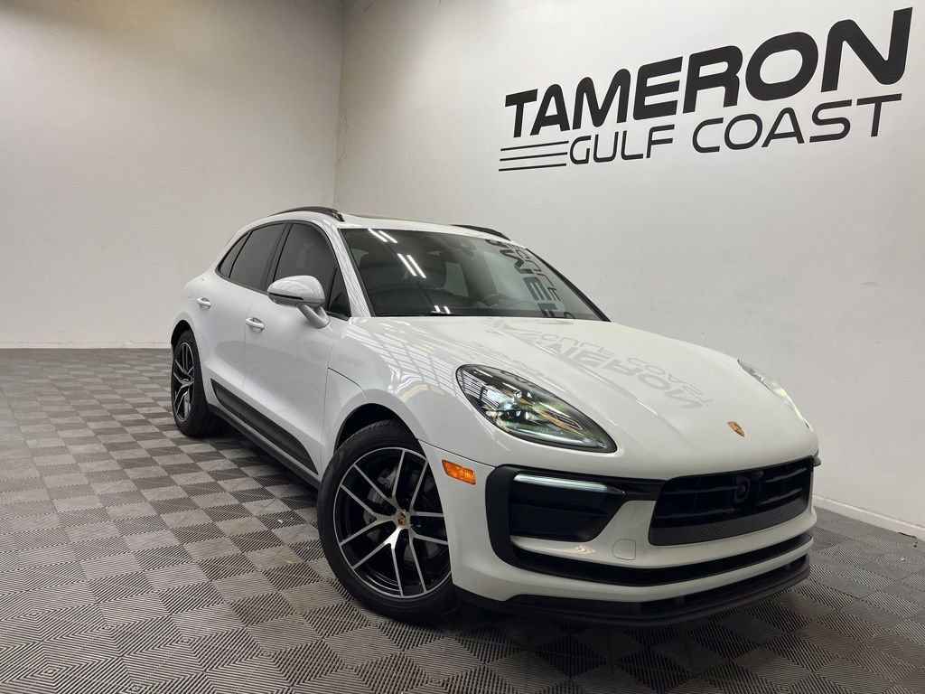 2025 Porsche Macan Base