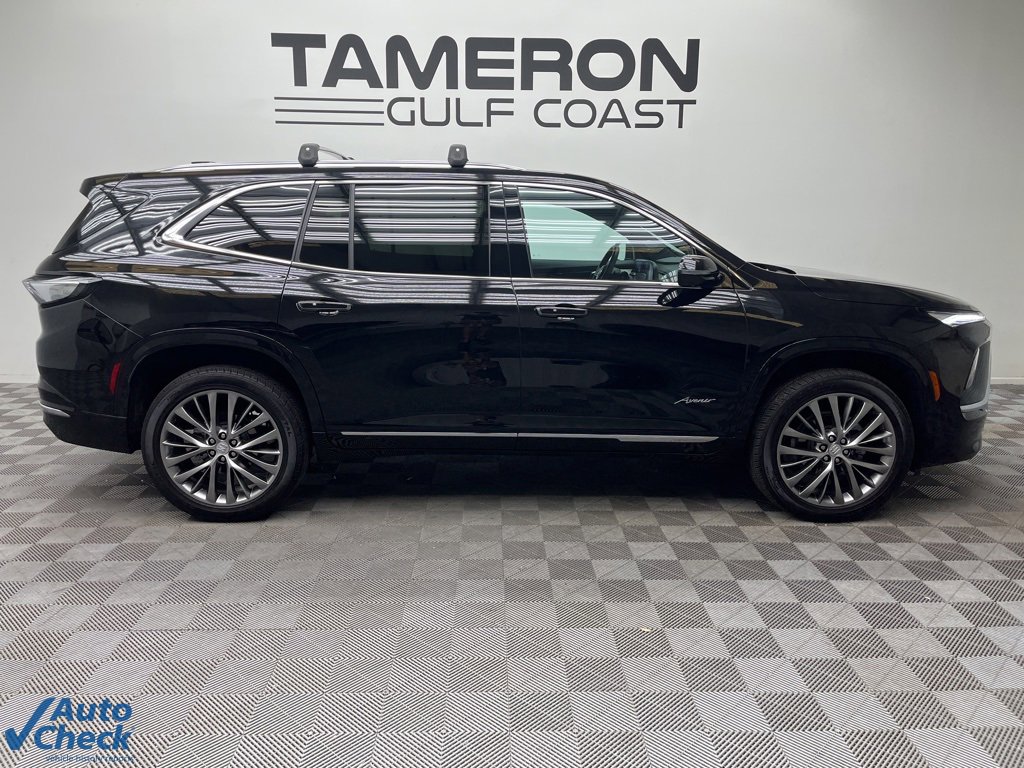 2025 Buick Enclave Avenir photo 3