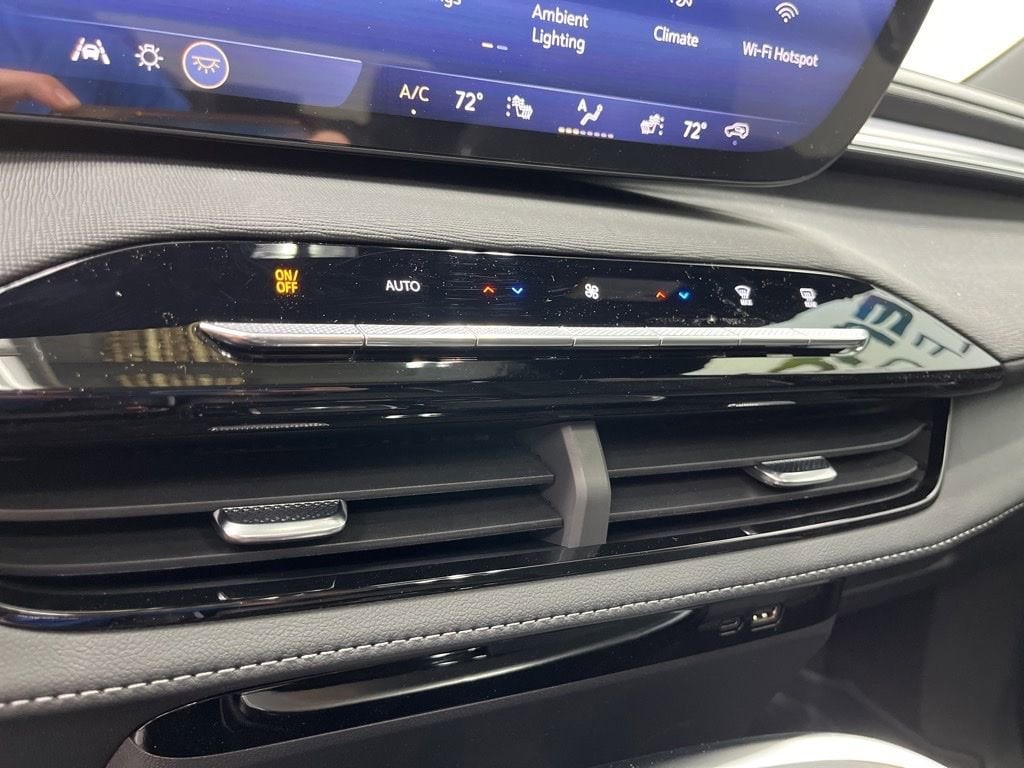 2026 Buick Enclave Sport Touring - Photo 18