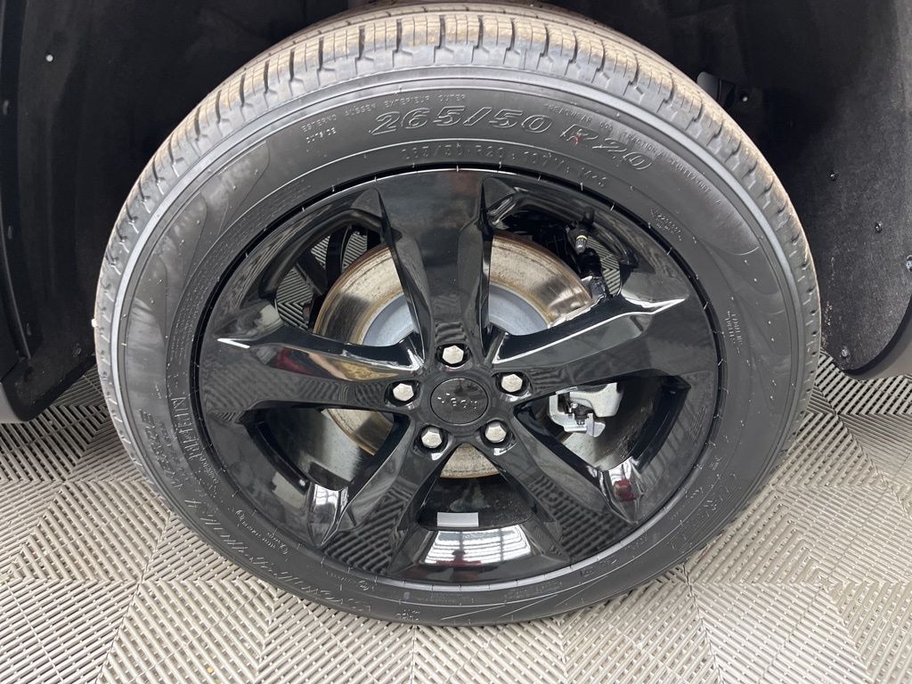 New 2025 Jeep Grand Cherokee L LIMITED 4X4 Sport Utility