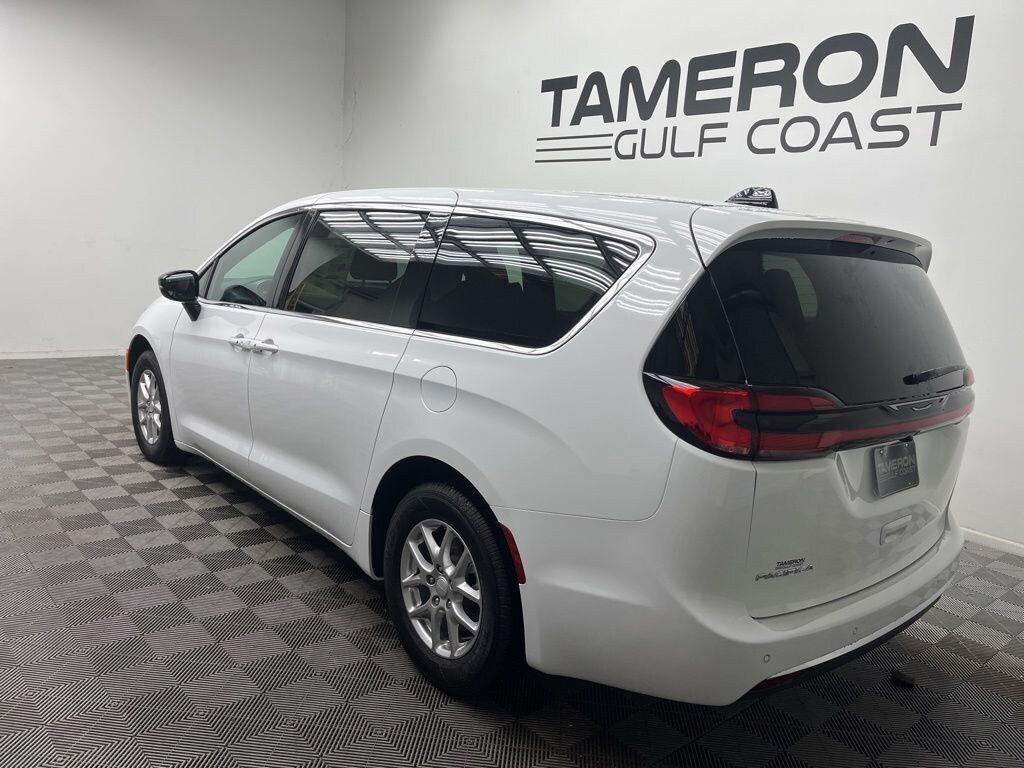 New 2027 Chrysler Pacifica Select Passenger Van