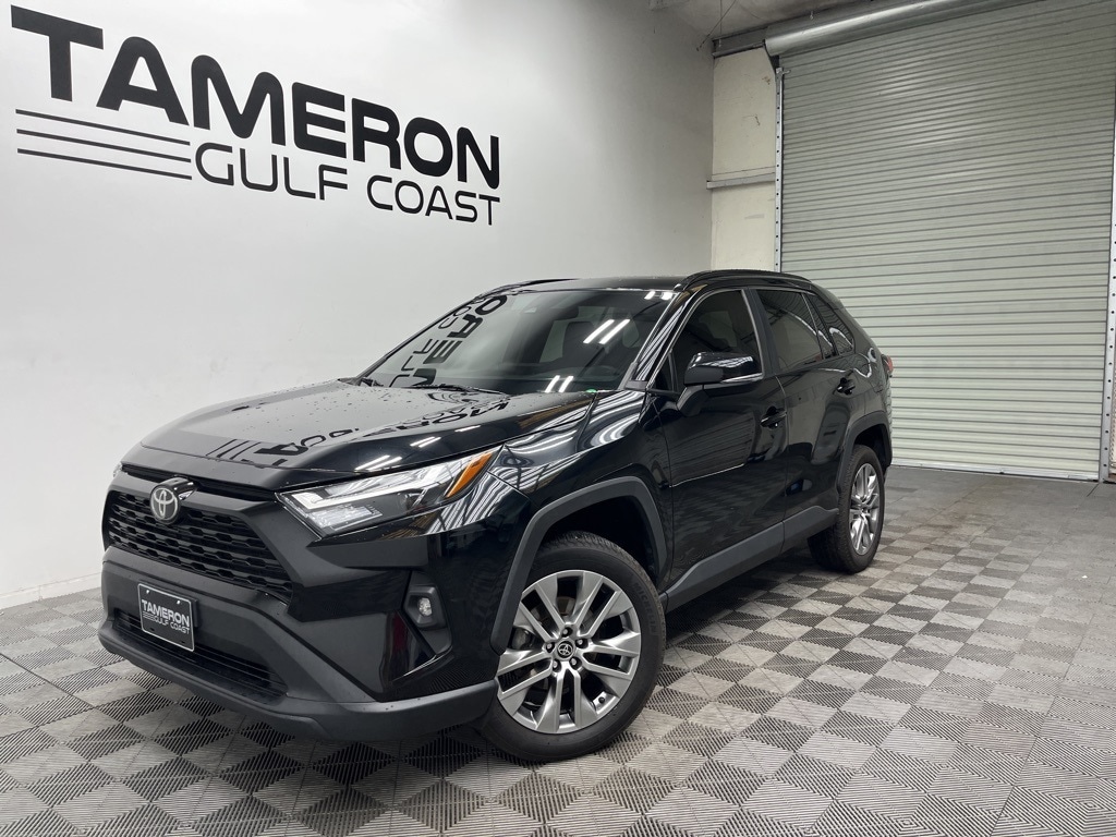 2022 Toyota RAV4 XLE Premium's photo