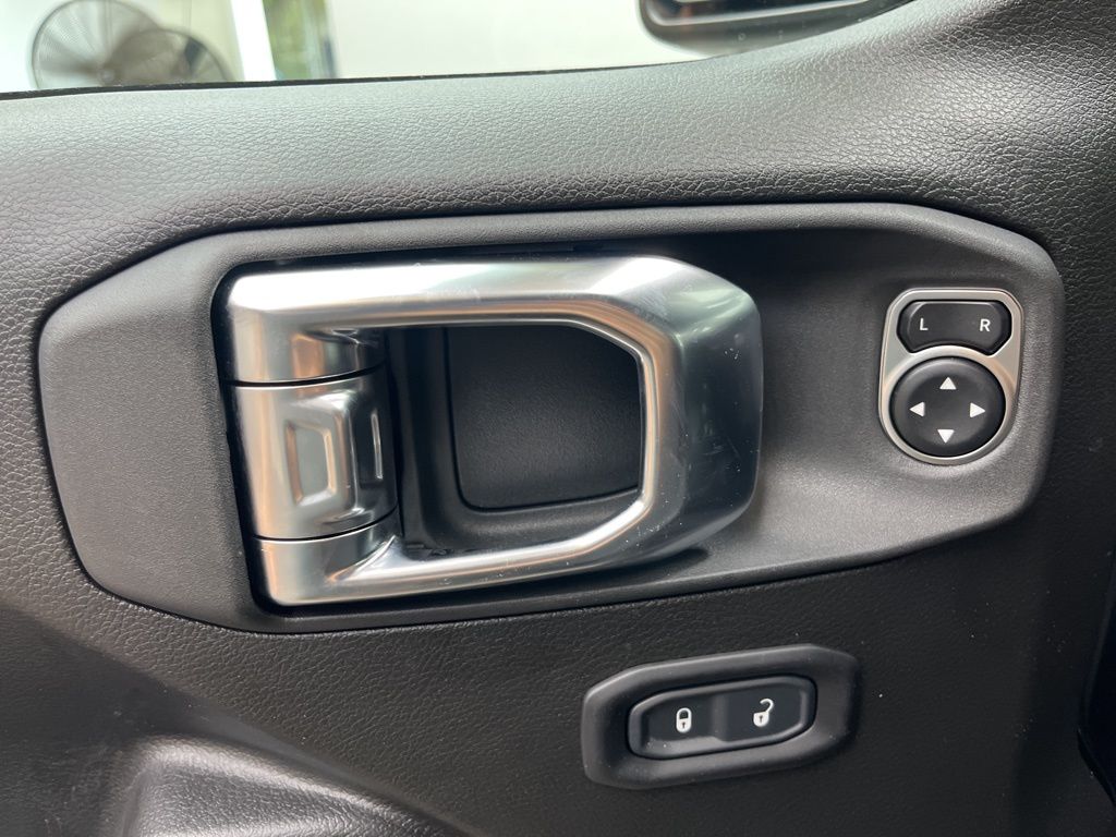 2025 Jeep Wrangler 4-Door Rubicon - Photo 9
