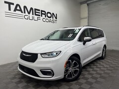 2026 Chrysler Pacifica Pinnacle Passenger Van