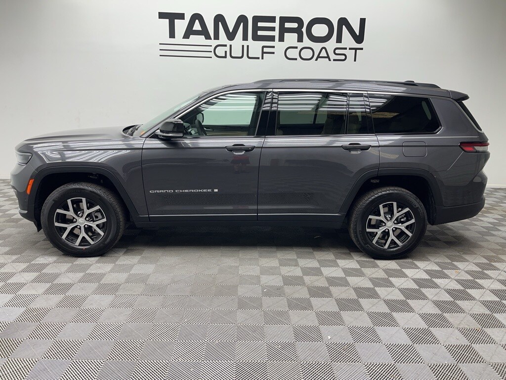 2025 Jeep Grand Cherokee Limited photo 2