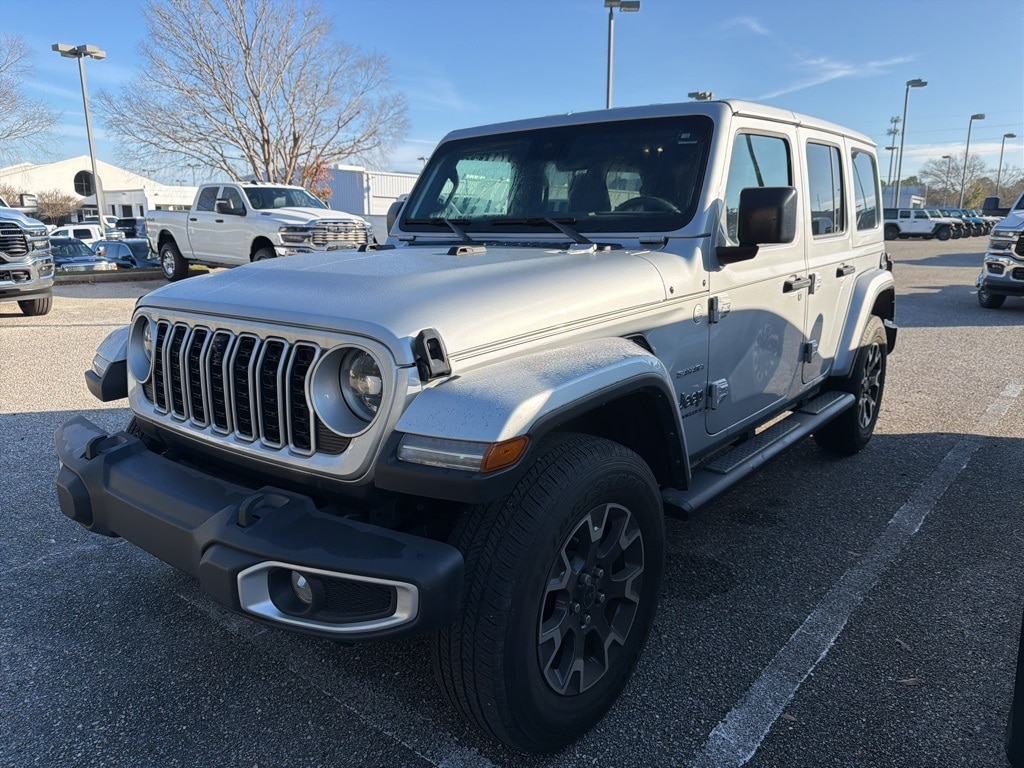 2024 Jeep Wrangler 4-Door Sahara's photo