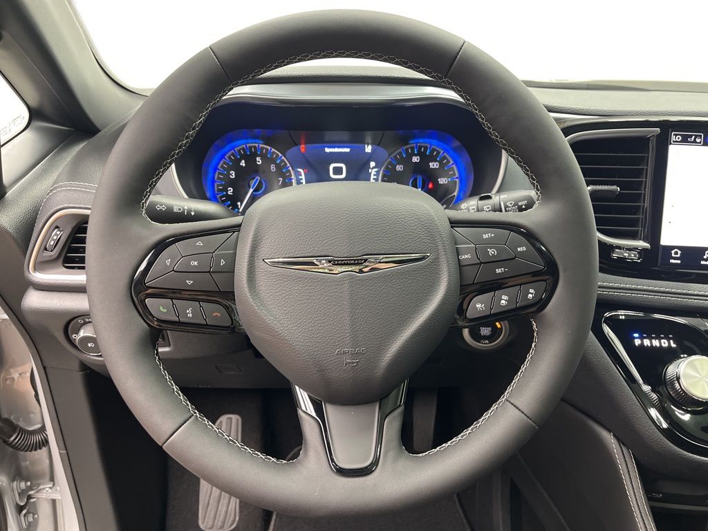 2026 Chrysler Pacifica Limited - Photo 17