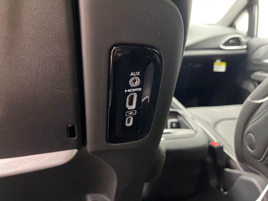 2026 Chrysler Pacifica Limited - Photo 24