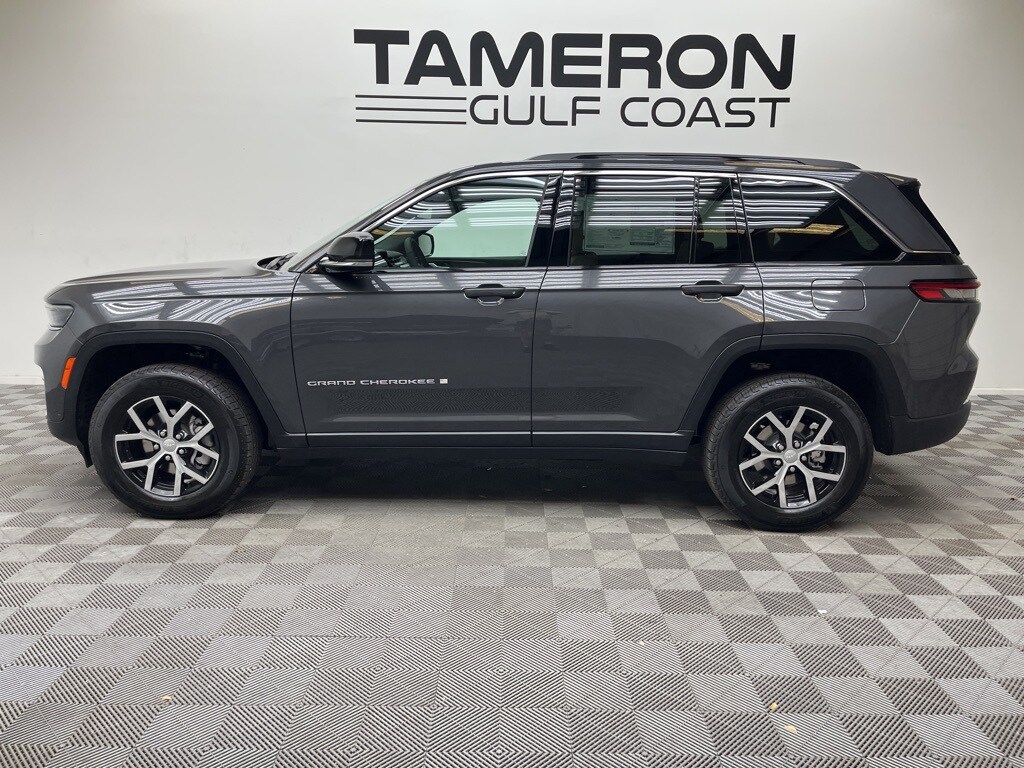 2025 Jeep Grand Cherokee Limited photo 3