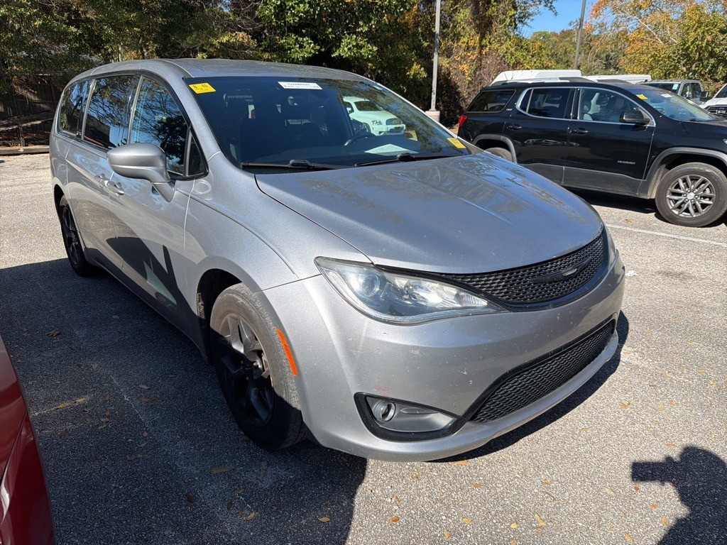 Used 2019 Chrysler Pacifica Touring Plus Minivan/Van