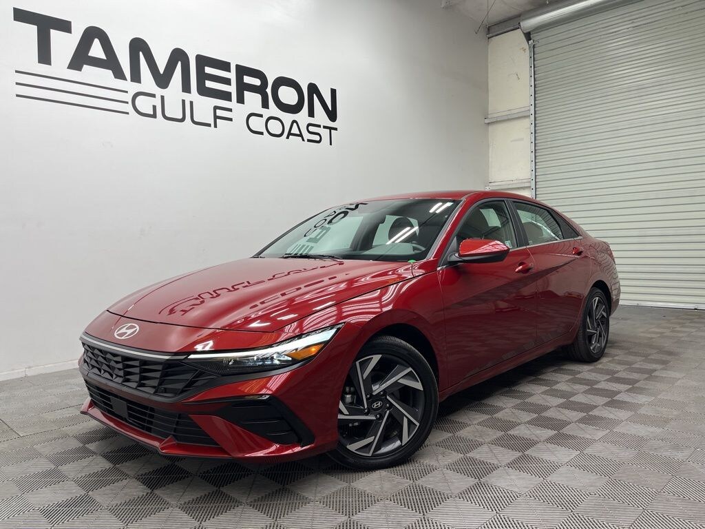 Used 2025 Hyundai Elantra SEL Convenience Sedan