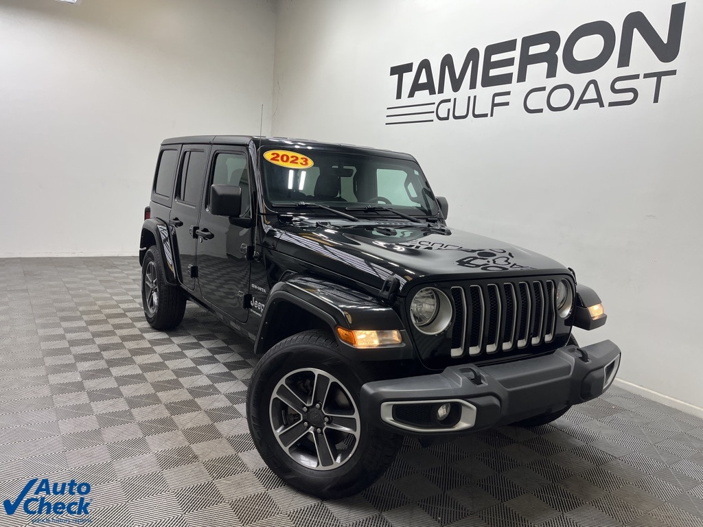 2023 Jeep Wrangler 4-Door Sahara's photo