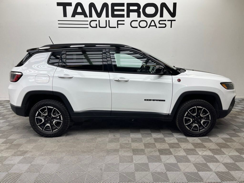 Used 2025 Jeep Compass Trailhawk SUV