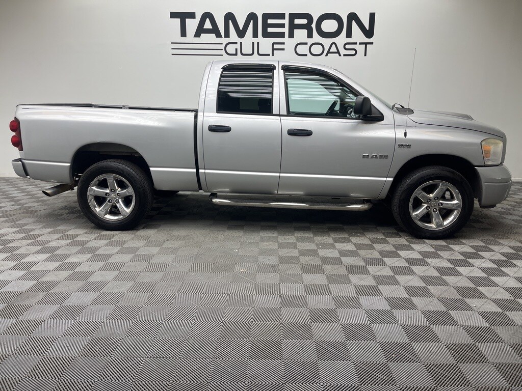 2008 Dodge Ram SLT photo 3