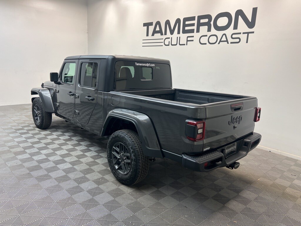 2025 Jeep Gladiator Sport S photo 3