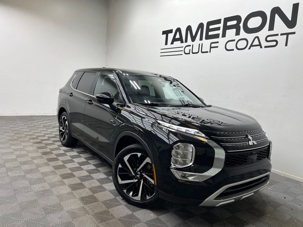 2024 Mitsubishi Outlander SE 2WD's photo
