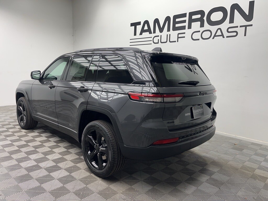 2025 Jeep Grand Cherokee Limited photo 2