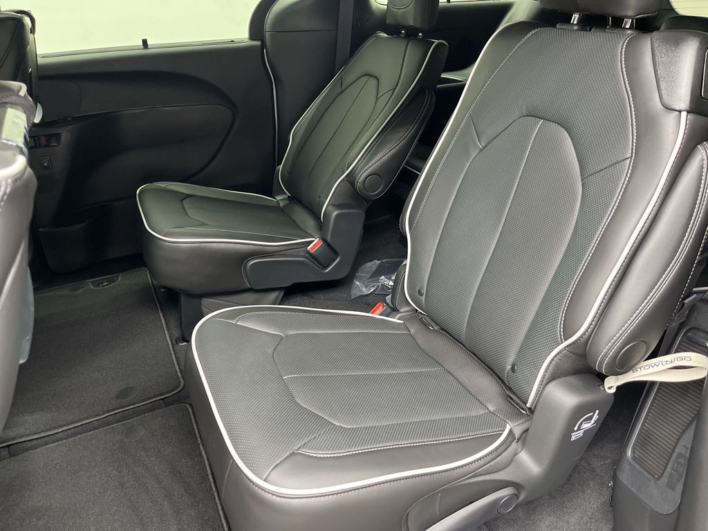 2026 Chrysler Pacifica Limited - Photo 6