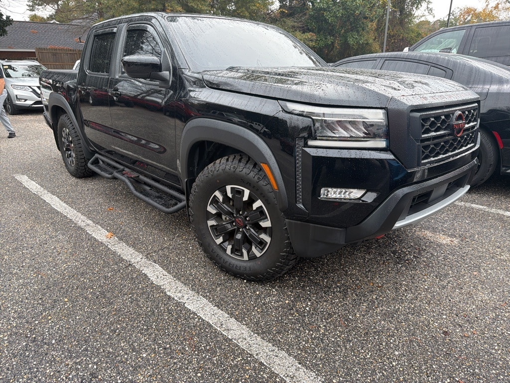 2022 Nissan Frontier PRO-X's photo
