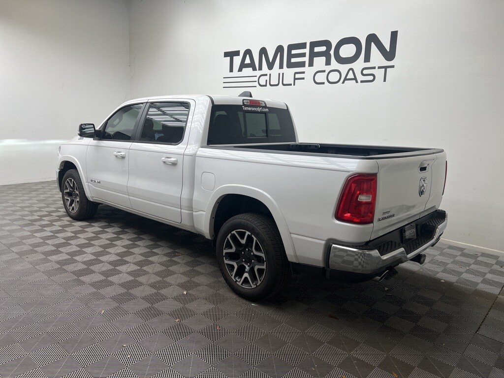 2025 Ram 1500 Laramie photo 3