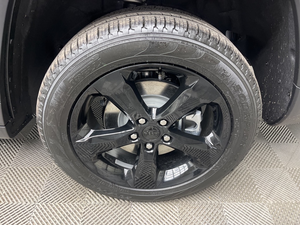 New 2025 Jeep Grand Cherokee L Limited Sport Utility