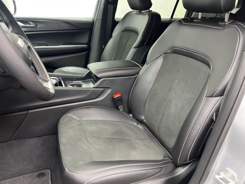 2025 Jeep Grand Cherokee L Altitude - Photo 9